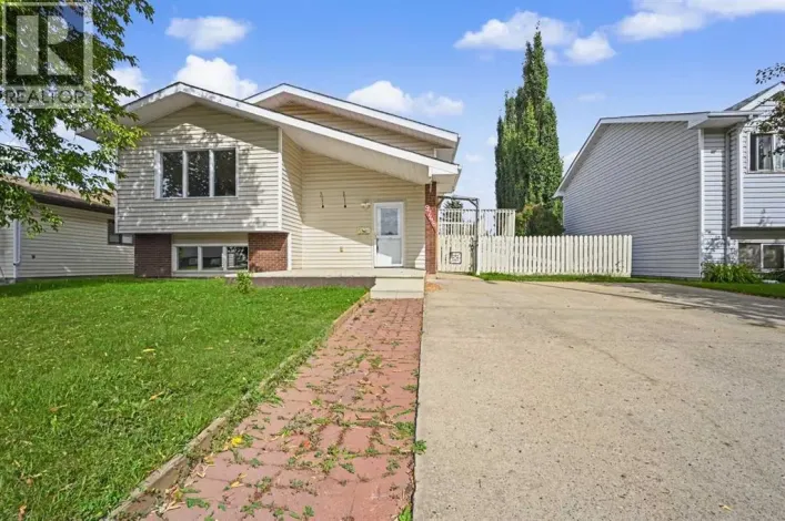 9748 71 Avenue, Grande Prairie