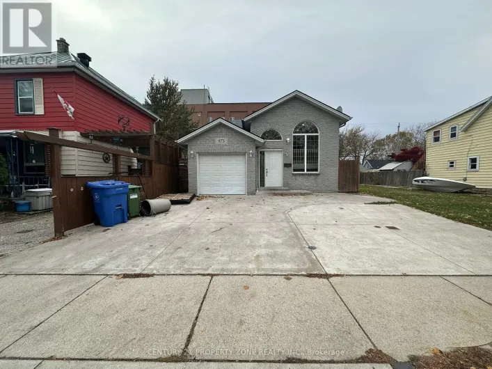 975 ALBERT ROAD, Windsor