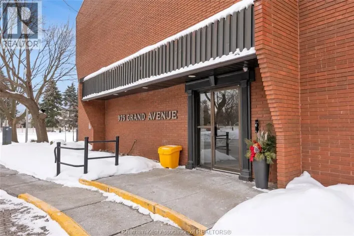 975 Grand AVENUE West Unit# 304, Chatham
