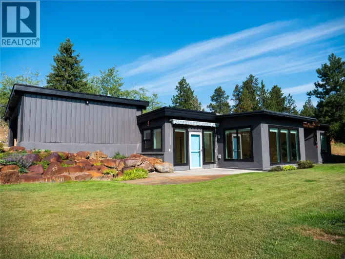 9767 & 9765 Pighin Road, Cranbrook