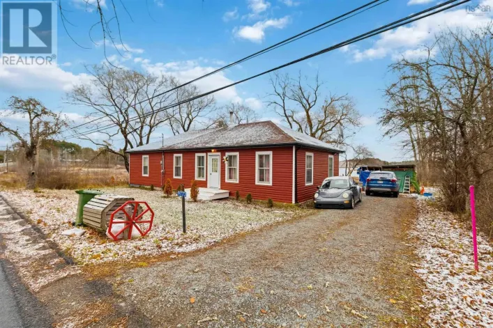 9773 Highway 8, Caledonia