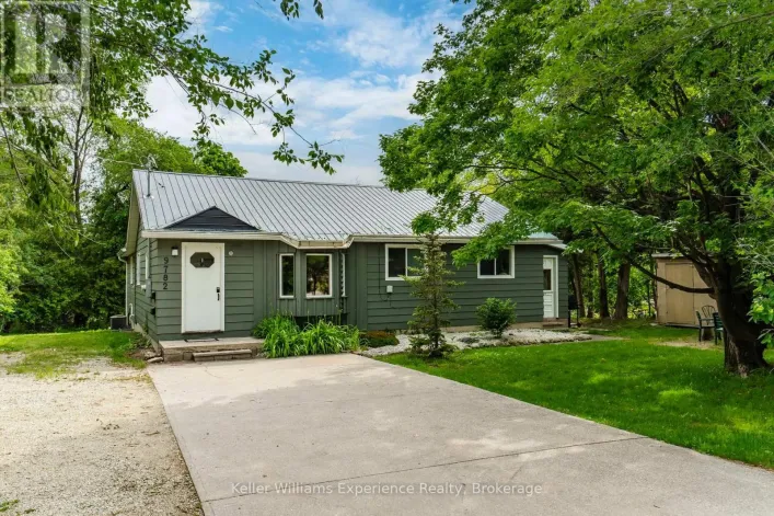 9782 BEACHWOOD DRIVE, Collingwood