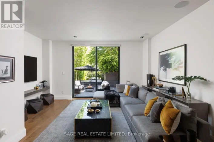 979 BROADVIEW AVENUE, Toronto