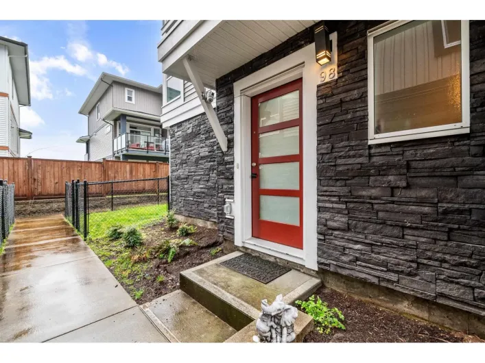 98 8413 MIDTOWN WAY|Chilliwack Proper South, Chilliwack