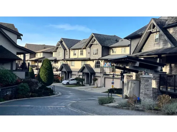 98 9525 204 STREET, Langley