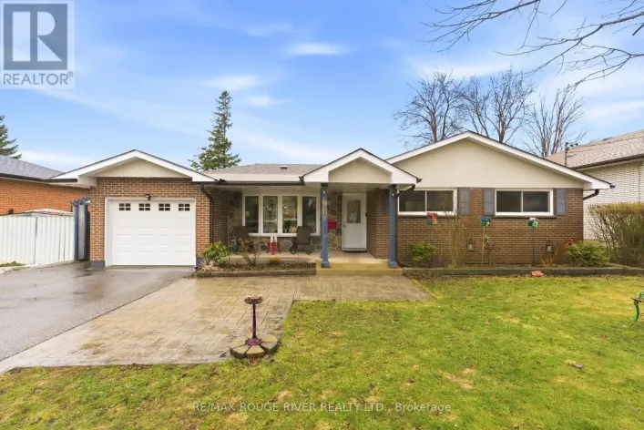 98 APPLEWOOD CRESCENT, Whitby