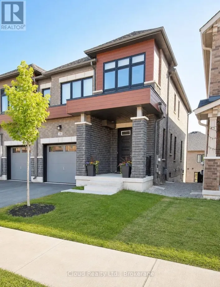 98 BEARBERRY ROAD, Springwater