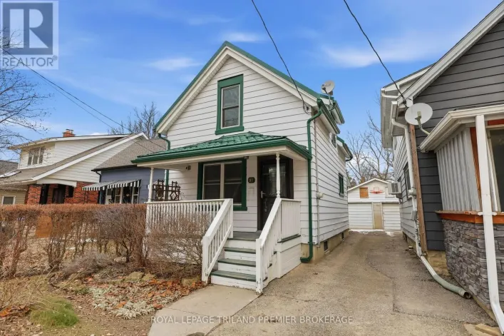 98 BRISCOE STREET E, London South