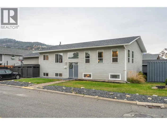 98 Dauphin Avenue, Penticton