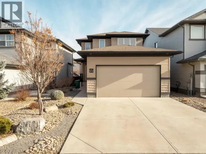 98 Moonlight Boulevard W, Lethbridge