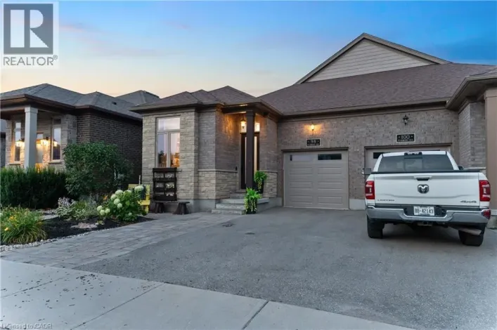 98 WOODBERRY Crescent, Elmira