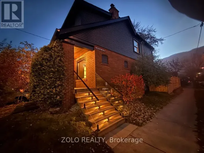 98 WOODMOUNT AVENUE, Toronto