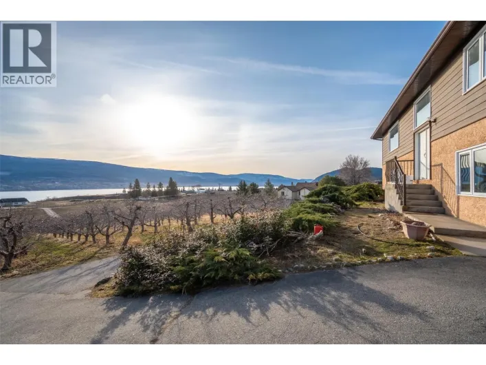 9800 Giants Head Road, Summerland