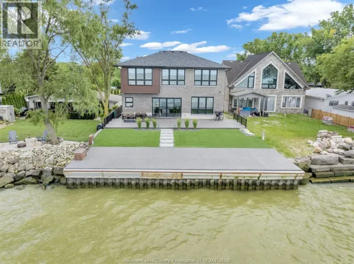 983 LAKESHORE PARK ROAD, Lakeshore