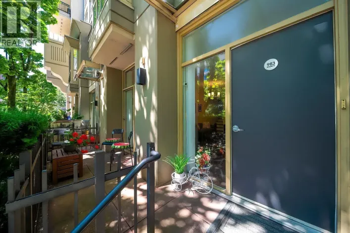 983 RICHARDS STREET, Vancouver