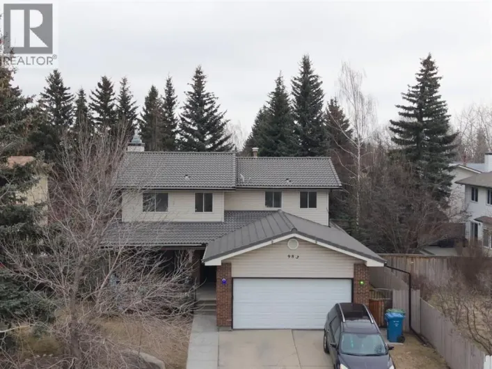 983 Woodbine Boulevard SW, Calgary