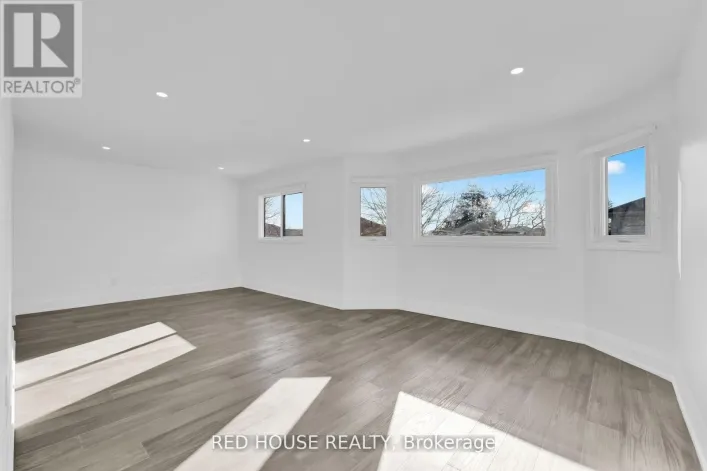 985 SANDCLIFF DRIVE, Oshawa