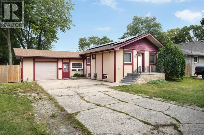 986 EASTLAWN, Windsor