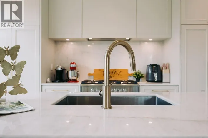 986 RENFREW STREET, Vancouver