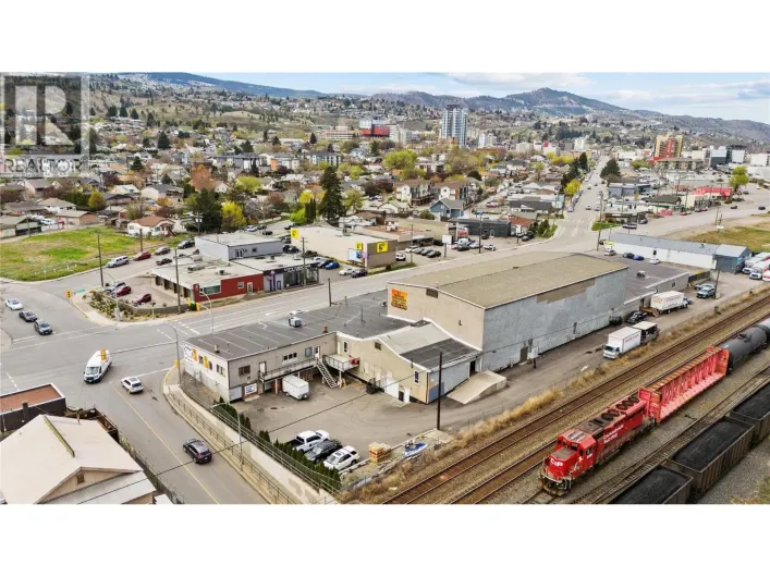 986 VICTORIA Street Unit# A/B, Kamloops