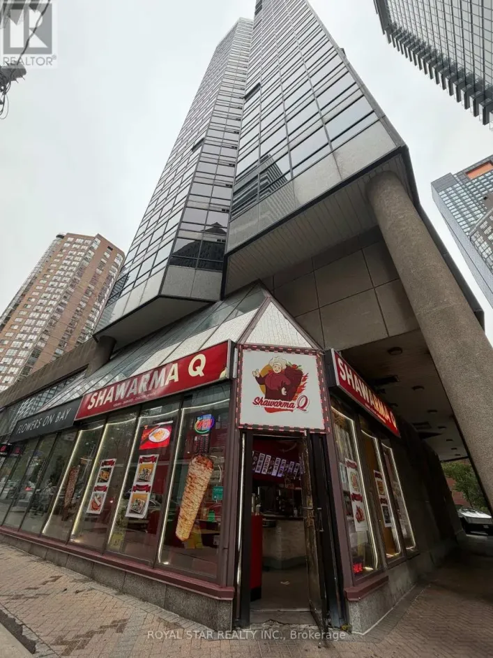 987 BAY STREET, Toronto