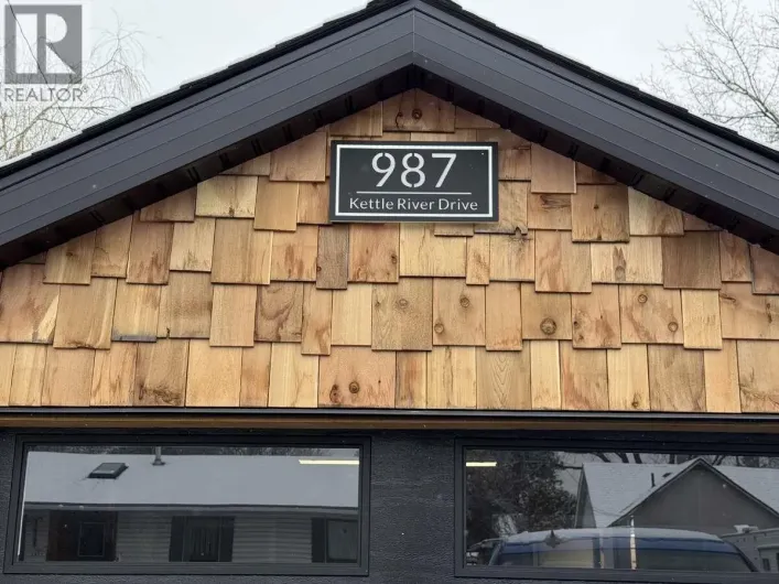 987 Kettle River Drive, Grand Forks