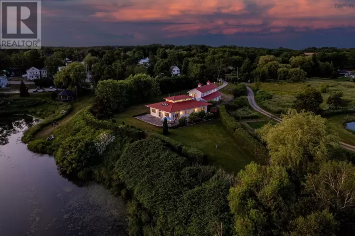 9878 Main Street, Canning