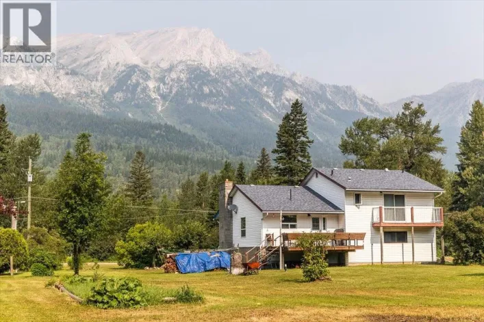 9878 Victoria Street, Fernie