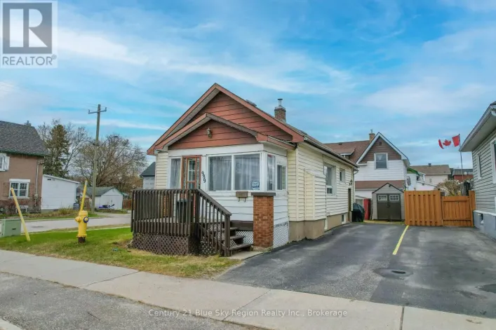 989 FERGUSON STREET, North Bay
