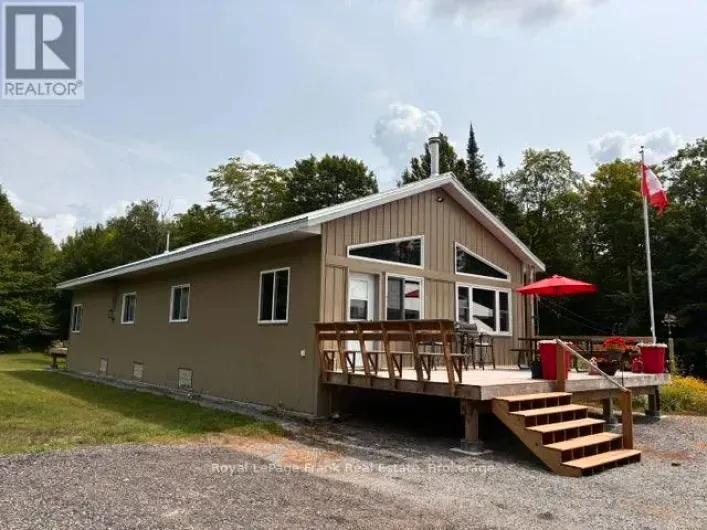 989 NORTH MCKENZIE LAKE ROAD, South Algonquin