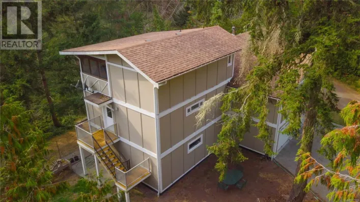 House for sale: 9891 Spalding Rd, Pender Island