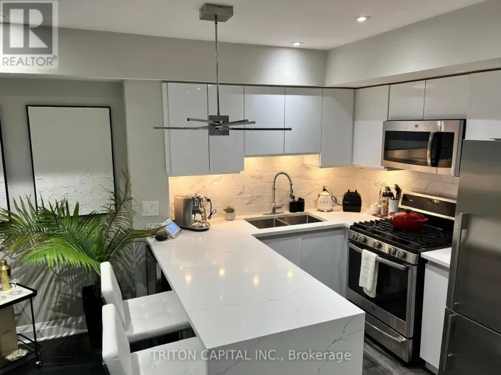 99 - 9 WINDERMERE AVENUE, Toronto