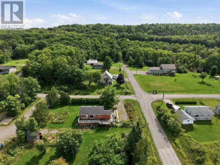 99 Findlay RD E, Echo Bay