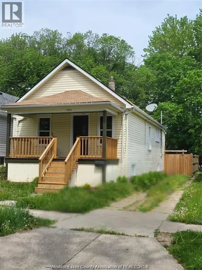 990 BRIDGE AVENUE, Windsor