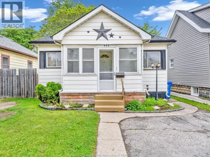 990 Campbell AVENUE, Windsor