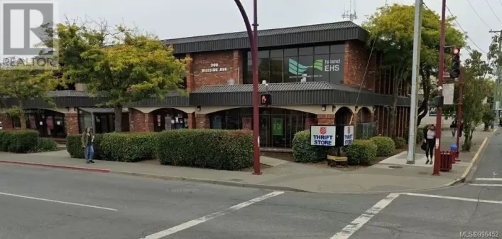 990 Hillside Ave, Victoria