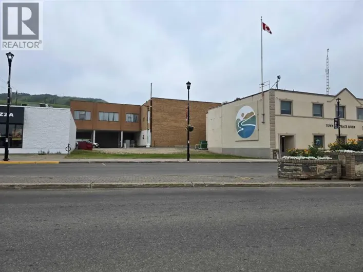 9905 100 Street, Peace River