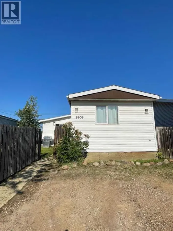 9908 106 Street, High Level