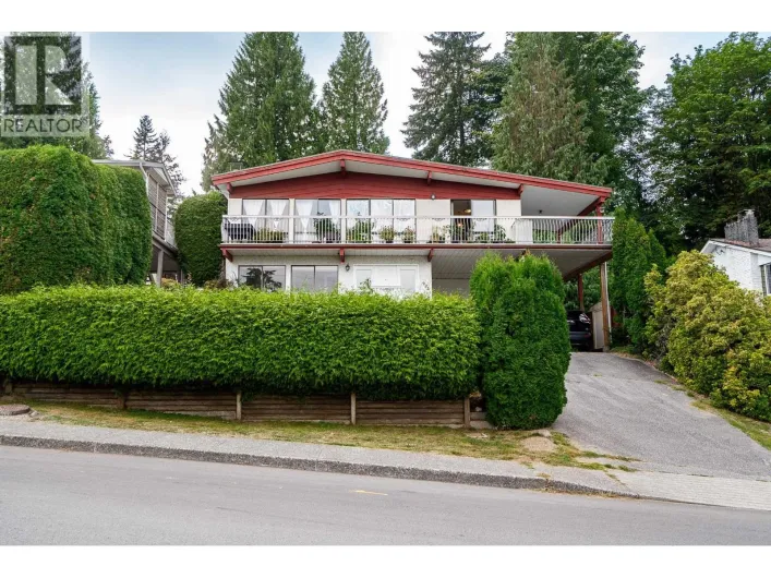 992 SADDLE STREET, Coquitlam