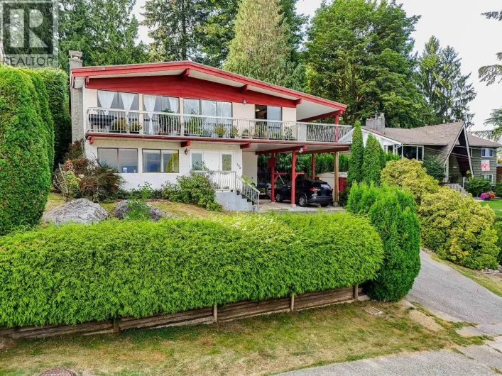 992 SADDLE STREET, Coquitlam