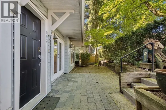 993 LYNN VALLEY ROAD, North Vancouver