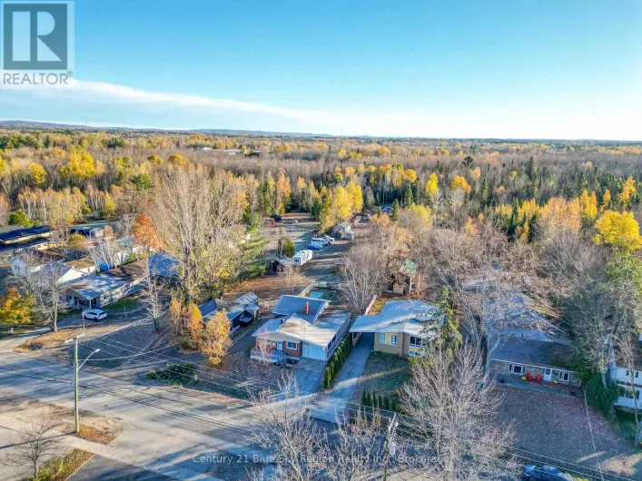 994 PREMIER ROAD, North Bay