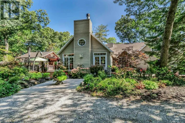 9941 NIPIGON STREET, Lambton Shores