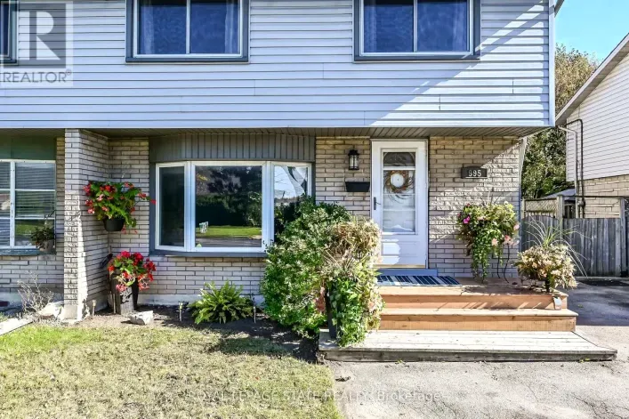 995 UPPER WELLINGTON STREET, Hamilton