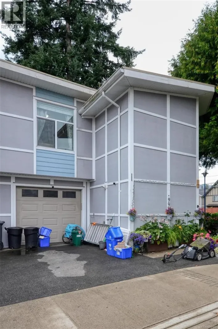 995 Walfred Rd, Langford