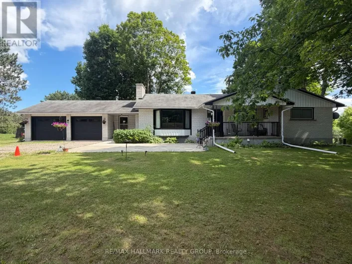 9950 ROUND LAKE ROAD, Laurentian Valley