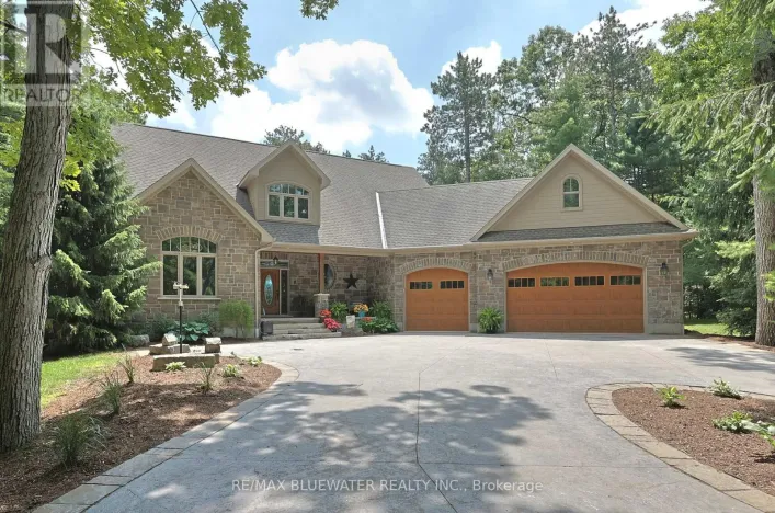 9956 PINETREE CRESCENT, Lambton Shores