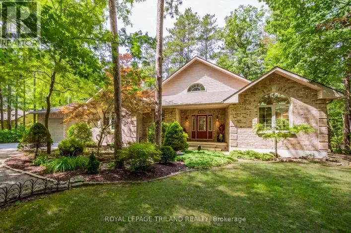 House for sale: 9958 RIVERVIEW ROAD, Lambton Shores