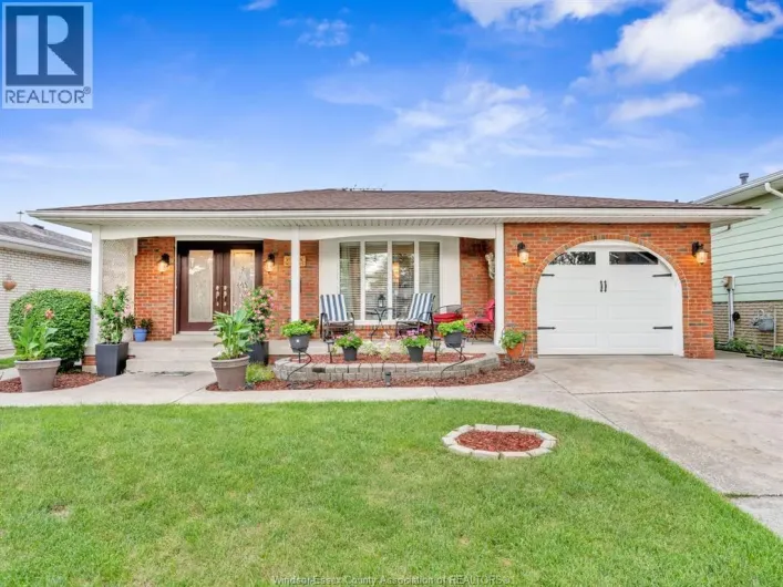 9975 HOLLY CRESCENT, Windsor