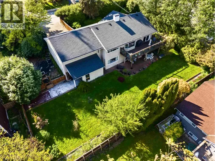 998 FAIRWAY DRIVE, North Vancouver